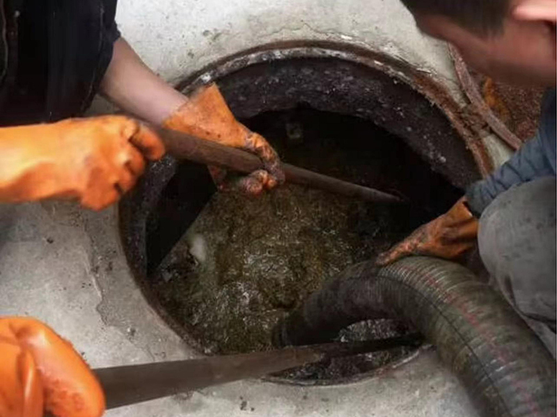 潍坊清理化粪池时如何避免沼气的危害?